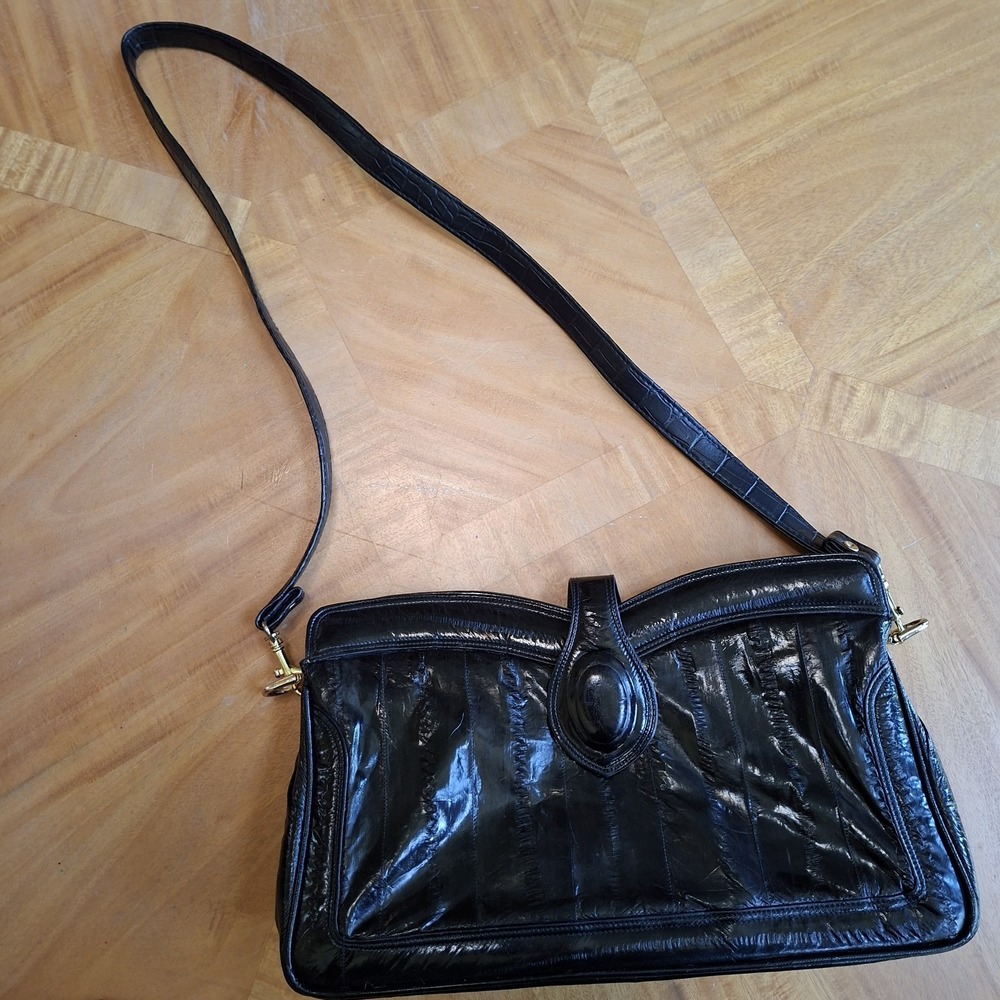 Vtg Genuine Eel Skin Shoulder bag Made By Sunoco In Korea Shiny Black Eclectic‎